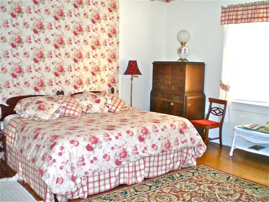 Whistler'S Inn Ленокс Номер фото